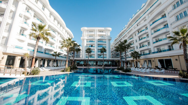 Grand Blue Fafa Resort