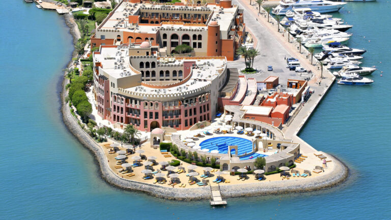 Three Corners Ocean View Hotel