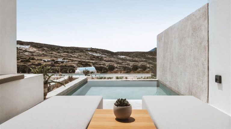 Domes White Coast Milos